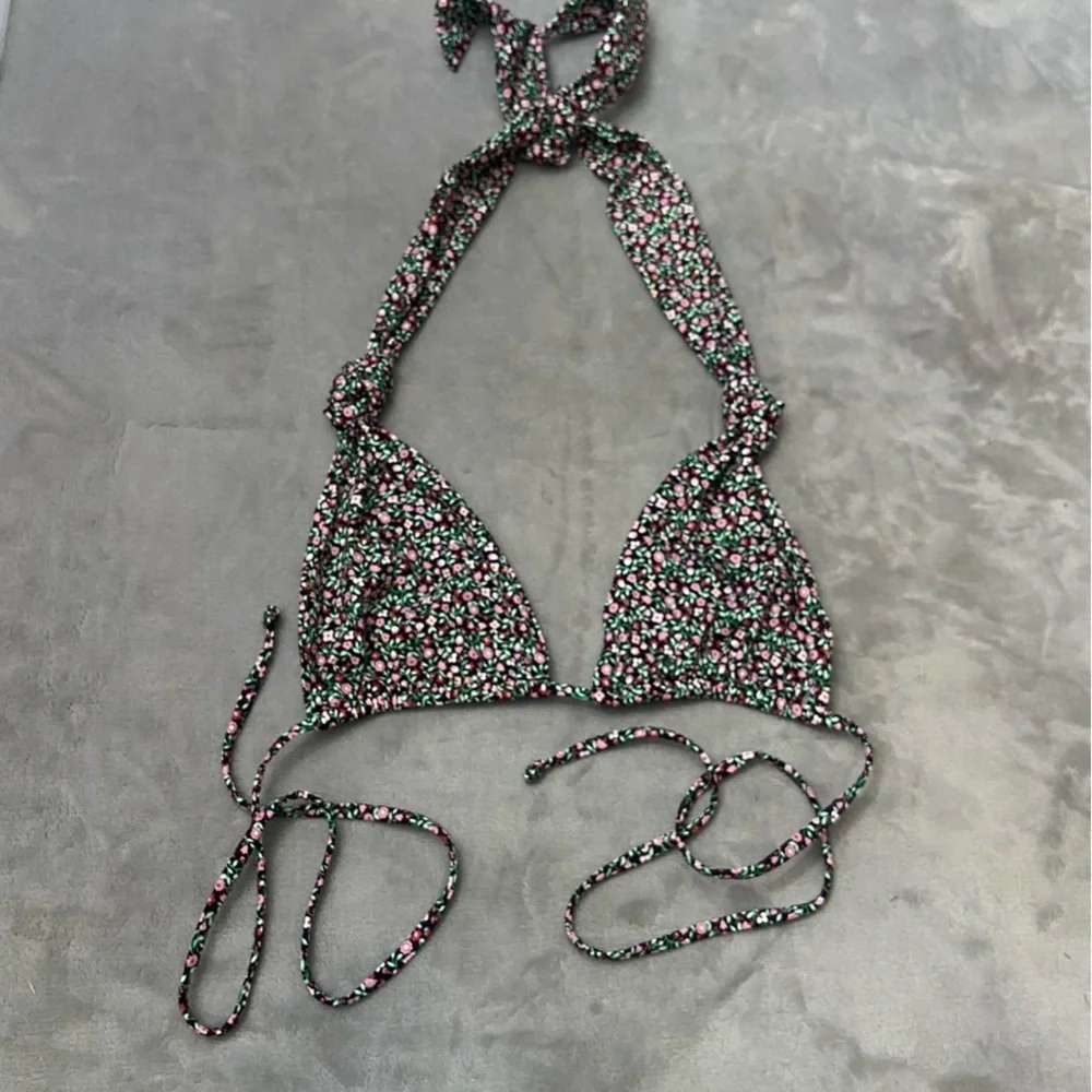 New! Frankie’s Bikinis Kealy triangle bikini top summer nights floral 4649